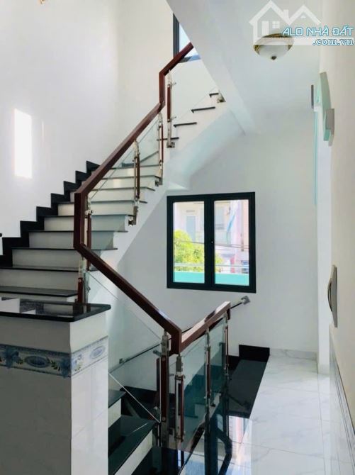 Nhà 2 MẶT HẺM 196m2(7/14 X 24 )3 Tầng- 1 MẶT TIỀN Kinh Doanh Hẻm 1/ Xe Tải Tránh có lề - 10