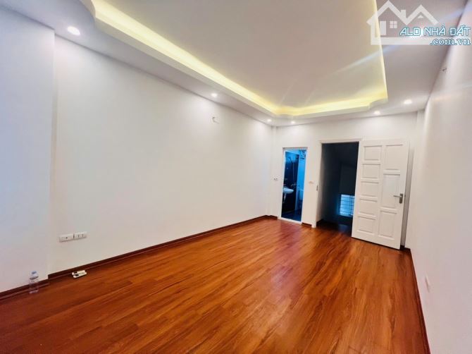 Trần Quốc Vượng 35m2 - 5 tầng-giao thông thuận tiện  7,x tỉ - 10