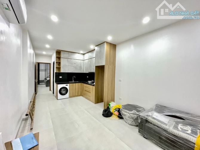 Nhà  phố Trần Cung. Gara ô tô, Ô TÔ tránh.  Kinh doanh. Than 52m2 7 tầng. Mt 3,8m. 18,8 t - 10