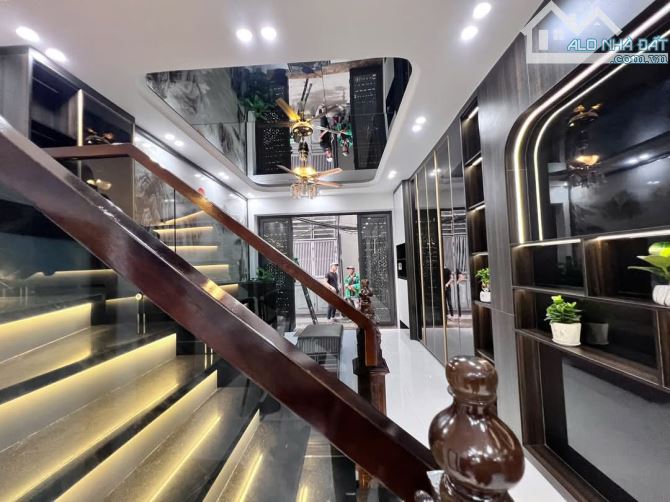 BÁN NHÀ LÊ TRỌNG TẤN Ô TÔ 44M, 4T, 13,5 TỶ - NHÀ ĐẸP Y HÌNH, THANH XUÂN. NGÕ - 11