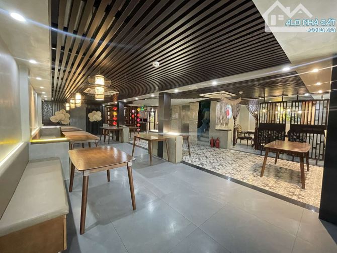 Tòa nhà Sư Vạn Hạnh, 8 Tầng ,215m2( ngang 10,3m) dt sàn 1200m2,sổ vuông.Pháp lý chuẩn - 11