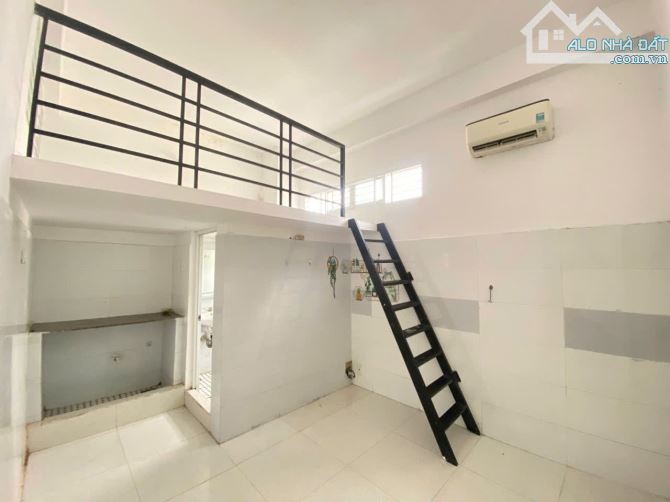 Trống Phòng Ban Công Riêng_Ở liền_view SÂN BAY_Giá từ 3tr8/tháng_30m2 - 11