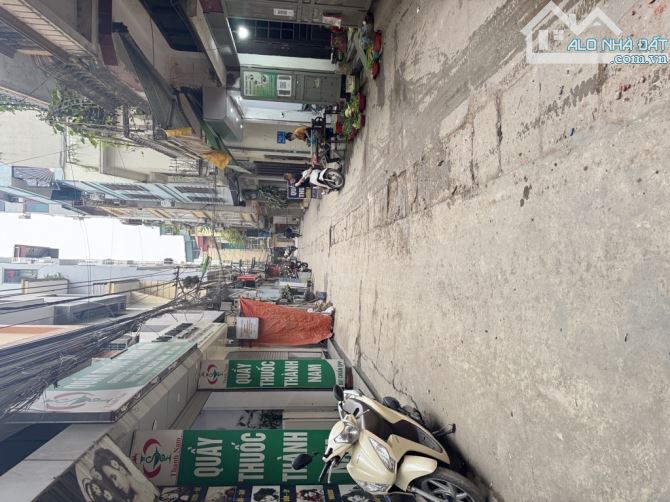 CCMN yên xá 50m 7 tầng thang máy, 10m ra ô tô tránh,ngõ thông,11P có gác xép, vị trí đẹp - 1
