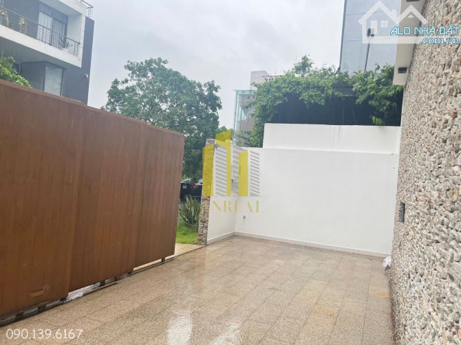Biệt Thự Cao Cấp Khu Thảo Điền 600m2 - Thiết Kế Hiện Đại . Sân Vườn Rộng - 1