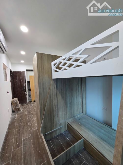 Bán CCMN Mai Dịch, 90m² x 9 tầng, MT 8m 32 phòng khép kín, dòng tiền 300tr/tháng - 1