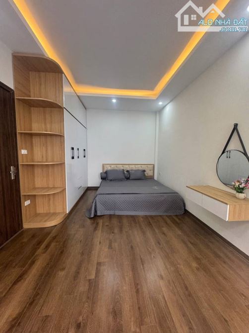 Bán Nhà  Tại Đàm Quang Trung Long Biên | 5 Tầng Mặt Tiền Rộng  Vị Trí Kim Cương | 7,6 Tỷ - 1