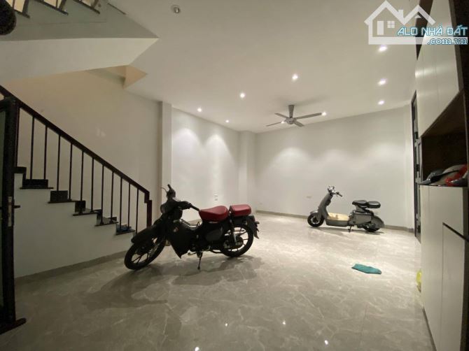 BẠCH MAI HAI BÀ TRƯNG NGÕ NÔNG BA GÁC NHÀ MỚI FULL NỘI THẤT 40M2 5 TẦNG NHỈNH 9 TỶ - 1