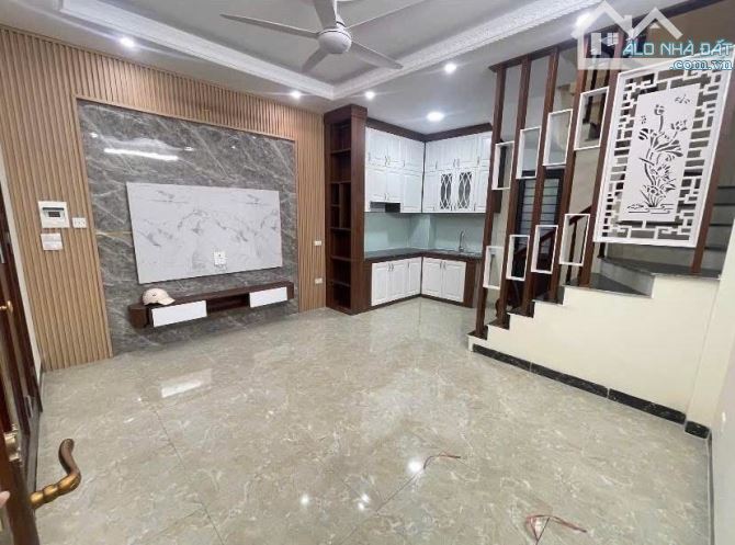 Bán nhà Văn Hương - 35m2 - 6,5tỷ - 40m ra phố - nhà mới,chắc chắn - 1