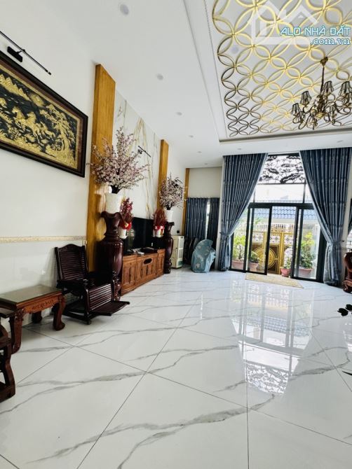 Bán Biệt Thự HXT Đường 18B, BHHA, Bình Tân, DT 250m2 - 12.5 × 20 - 3 tầng, Giá 28.5 Tỷ TL. - 1