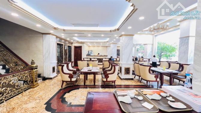 225m2 mặt phố - 3 tầng - mặt tiền 8,1m - Vỉa hè - Kinh doanh đỉnh cao - 1