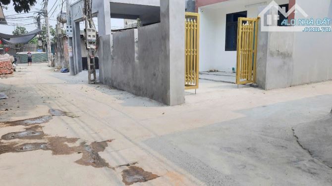 thôn Tằng My. sát bìa làng. cách VĐ3 chỉ 400m. full thổ. 55tr/m2 - 1