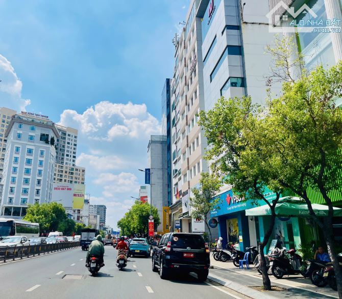 Bán Tòa nhà Nguyễn Văn Trỗi gần sân bay - 12x16m - 11 tầng có Thang Máy - HĐT 400 triệu - 1