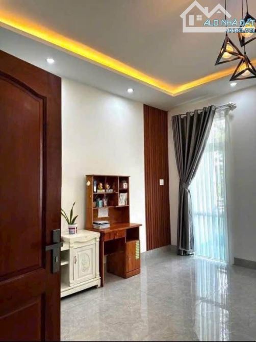 Bán Nhà mặt tiền đường HOÀNG VĂN THỤ đẹp, thoáng mát rất tiện ích thuận tiện Kinh Doanh ho - 1