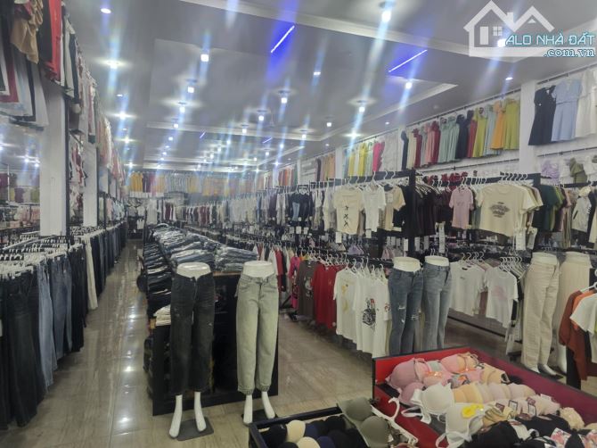 Bán mặt bằng kinh doanh Mặt tiền chợ 434 Thuận An 250m2 Chỉ 11 Tỷ 500 - 1