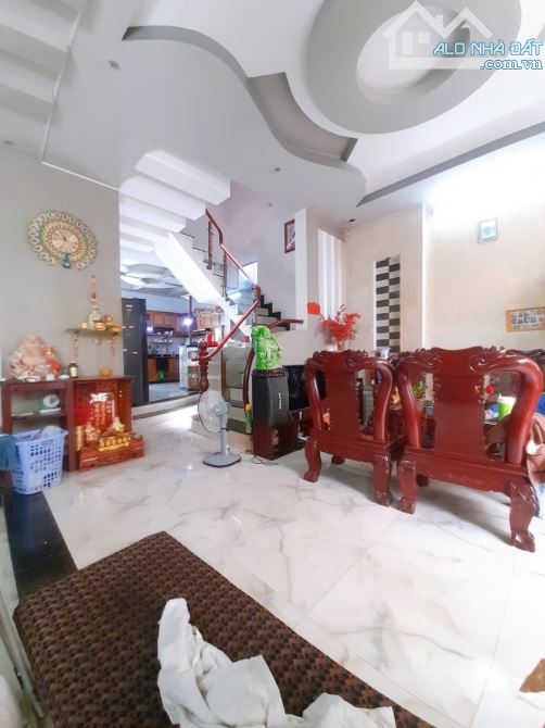 SIÊU PHẨM - 100M2 - 8X12,5M 3 TẦNG SÂN THƯỢNG 6PN 7WC - NGAY CẦU NHỊ THIÊN ĐƯỜNG Q8 - 8.2T - 1