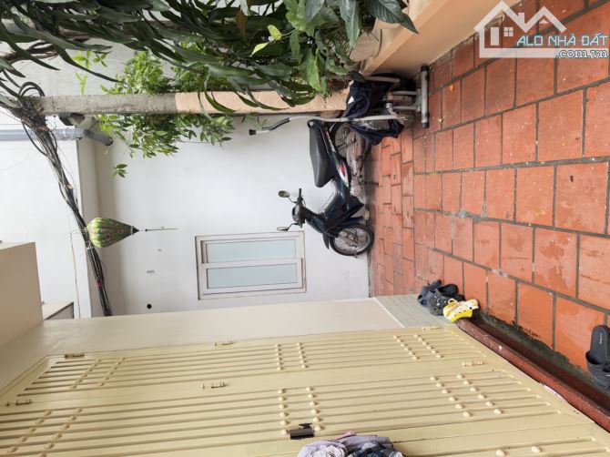 Bán nhà Ngọc Thuỵ Long Biên - 4.99 tỷ - 31m - 4 tầng dân xây - Vài bước ra phố - 1