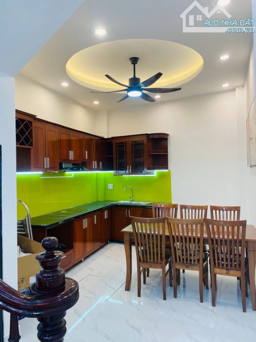 Bán nhà phố Nguyễn Lương Bằng - Đống Đa, ngõ thông, nội thất cơ bản, kinh doanh, Giá tốt - 1