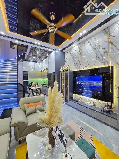 SIÊU PHẨM 3 TẦNG 3 MÊ ĐÚC - MẶT TIỀN ĐƯỜNG 7M -  ÔTÔ ĐẬU TRONG NHÀ - FULL NỘI THẤT - 1