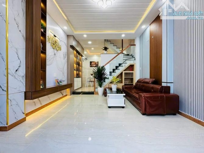 Siêu phẩm 3 tỷ Đ.Phạm Văn Hai, P3, Q.Tân Bình, 70m2, sẵn HĐ thuê tiện kinh doanh, SHR - 1