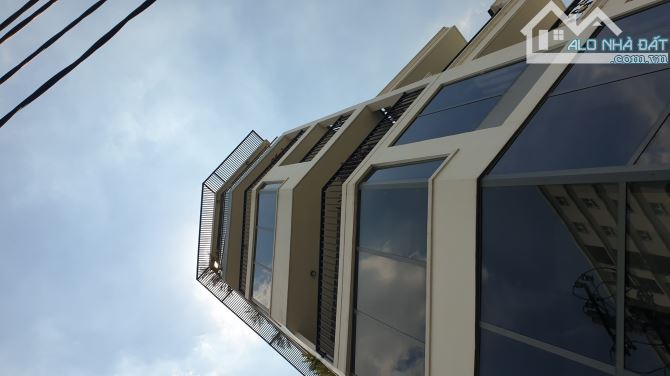 căn góc 2 mặt tiền – view triệu đô cityland parkhills – full nội thất ý – 5 lầu – thang má - 1