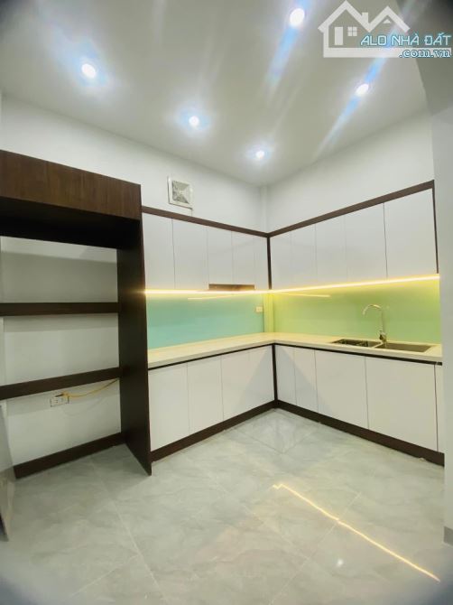 Pháo Đài Láng lô góc 33m2 hơn 7 tỷ - 1