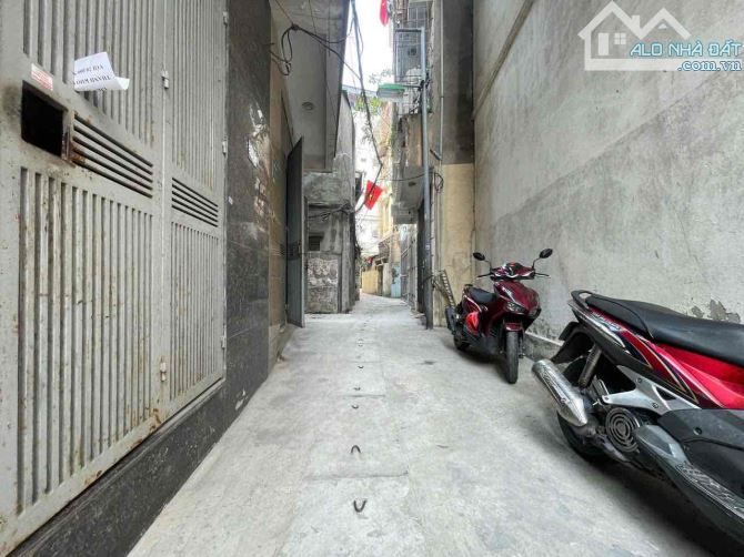 🏠 Bán nhà 4 tầng đẹp, mặt tiền 4.5m, phố Bùi Xương Trạch – Giá chỉ nhỉnh 6 tỷ! - 1