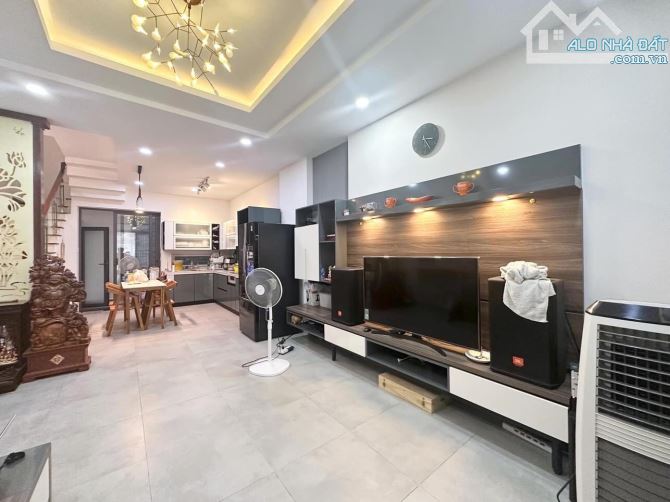 Bán nhà MT hẻm 10m 4 lầu đẹp Thống Nhất 71m2 ngang 5.1m ngay nhà Thiếu Nhi 8.95 tỷ. - 1