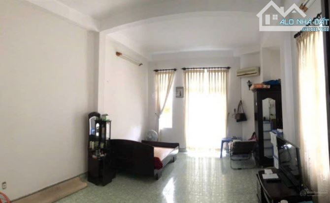 Bán nhà 3 tầng 2 Mặt Tiền Huy Cận , Hải Châu, nằm ở khu vực trung tâm thành phố - 1
