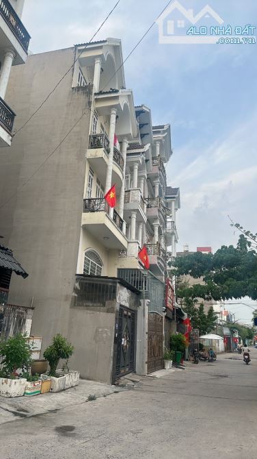 BÁN GẤP NHÀ XƯỞNG MT 8M - NGANG 6M - 125 M2 - NHỈNH 7 TỶ. - 1