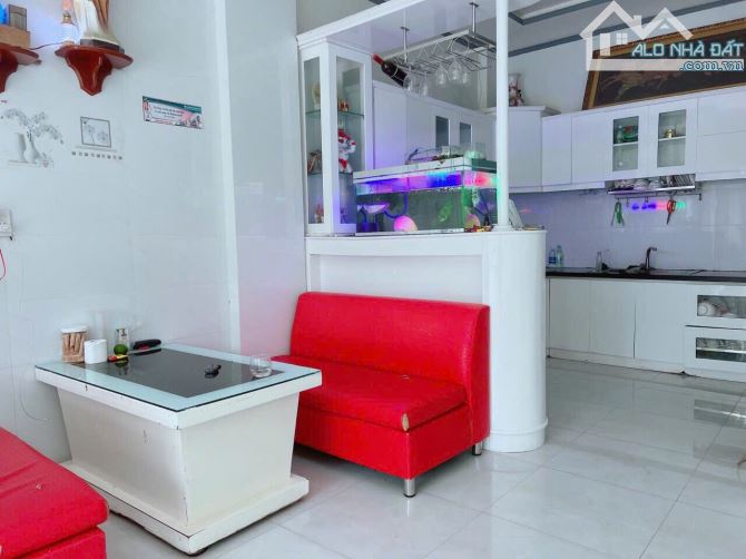 BÁN NHÀ CẤP 3- NỘI BỘ ĐƯỜNG HÀN THUYÊN - P. LẠC ĐẠO - TP. PHAN THIẾT.  - Diện tích: 60 m2 - 1