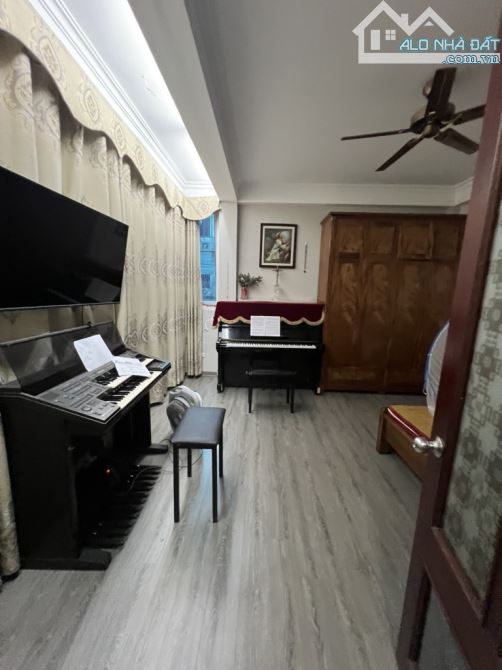 Nhà đẹp Khâm Thiên tặng nội thất 35m2-5 tầng ngõ to và nông - 1