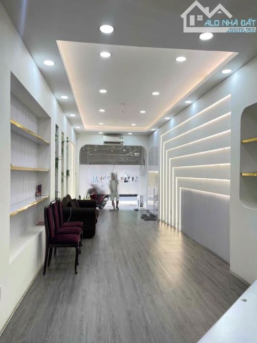 Cho thuê NCMT kinh doanh 73 Phạm Ngọc Thạch, Võ Thị Sáu, Quận 3 - 1