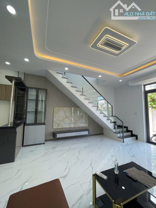 NHÀ LẦU HIỆN ĐẠI PHƯỜNG TÂN TRIỀU - 1