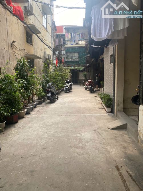 Quan Thổ 1 - Ngõ nông - Gần ô tô - Nhà đẹp ở ngay - Chủ tặng full nội thất - 1