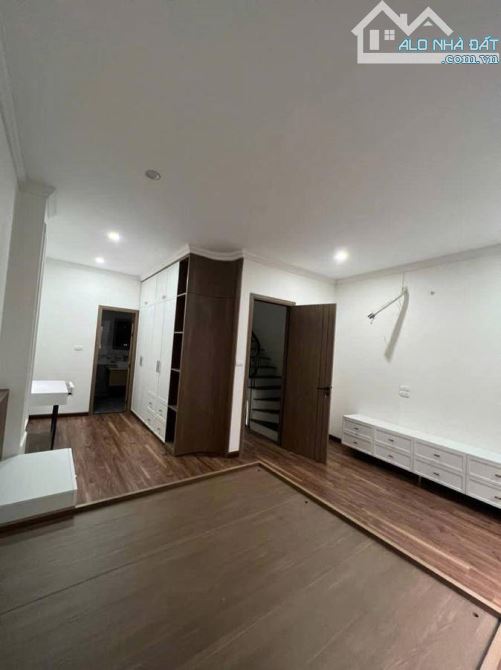 Nhà Đẹp Nguyễn Văn Cừ Long Biên 5Tầng | Lô Góc Vị Trí Đẹp  Kinh Doanh Dòng Tiền | 6,2 Tỷ - 1