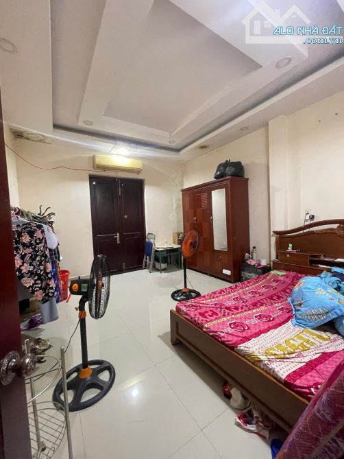 BÁN NHÀ ĐẸP  VÀO Ở NGAY  KHU TÊN LỬA  HẺM 6M THÔNG DÒNG TIỀN 12TR/TH HƠN 3 TỶ - 1