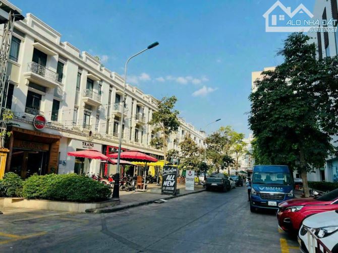 Bán ShopHouse 1 trêt 2 lầu hoàn thiện đẹp ngay trung tâm thương mại Vincom Biên Hòa - 1