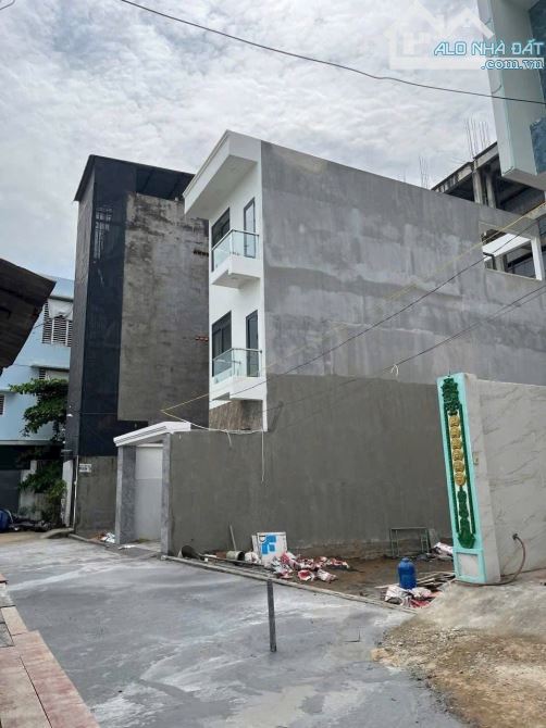 Bán lô đất ngay Lê Văn Việt, hẻm rộng 6m, vuông vức, không lộ giới - 1