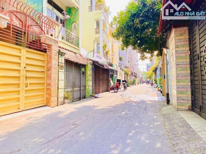 BÁN NHÀ BÙI ĐÌNH TUÝ, BÌNH THẠNH - HẺM XE TẢI - GẦN HÀNG XANH - 5 TẦNG - 50M2 - NHỈNH 9 TỶ - 1