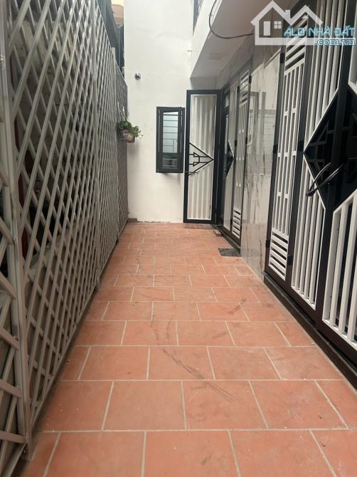 BÁN NHÀ TÂN MAI - 47.8M2, 5 TẦNG, NGÕ THÔNG, 10M RA OTO TRÁNH, NHÀ ĐẸP Ở LUÔN - 1