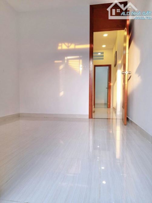 **Bán nhà p2, Tân Bình** hẻm Nguyễn Trọng Tuyển (4,3*10) 3 tầng - 6 tỷ - 1