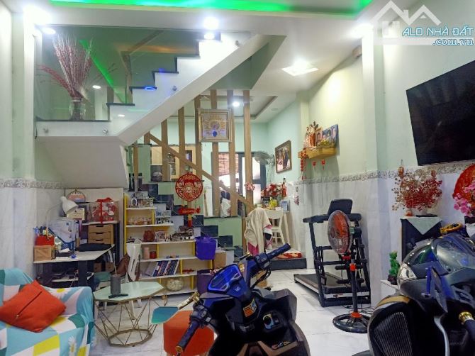 Cần bán gấp nhà Nguyễn Sơn – Tân Phú, 2 tầng, chỉ 4.3 tỷ, SHR - 1