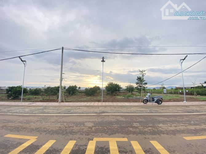 Chủ cần bán gấp 2 lô liền kề tại Bình thạnh, Giá chỉ hơn 2 Tỷ, SỔ RIÊNG, Vùng ven Đà Lạt - 1