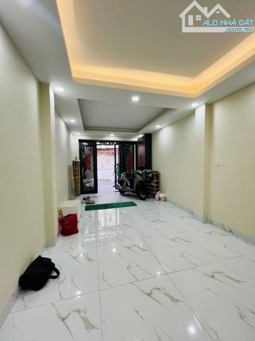 HẺM NHỰA 1/ 8M GÒ DẦU ( CÁCH MT 50M ) - 66M2 - 4 TẦNG MỚI BTCT ĐÚC KIÊN CỐ CHỈ 9.X TỶ TL - 1