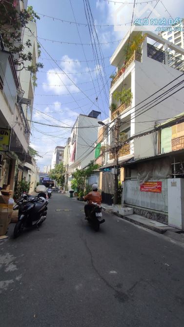Bán nhà hẻm 8m Thoại Ngọc Hầu Tân Phú 8x19.5m đúc 1 lầu giá 19 tỷ TL (cách Âu Cơ 200m) - 1