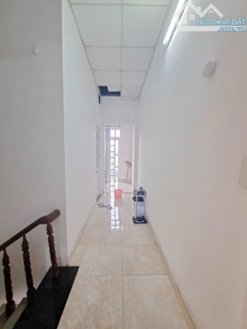 Bán nhà Trệt Lầu Dĩ An,đường 2 xe hơi,gần SVĐ Dĩ An,giá đầu tư - 1