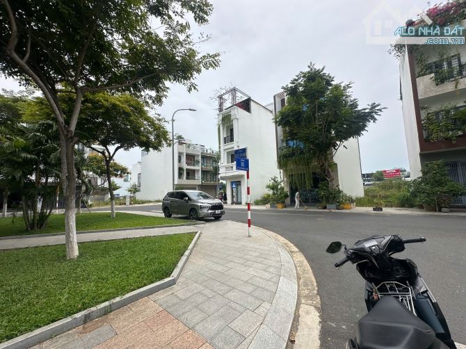 - Bán Lô góc vip view công viên VCN Phước Long 1 - 1