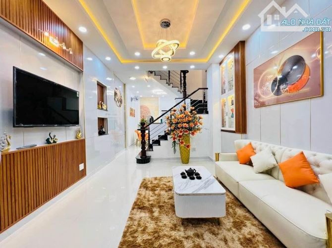 Mặt tiền xe hơi Bùi Minh Trực, ngang 4m5, Nhà đẹp lung linh chỉ 9 tỷ nhỉnh - 1