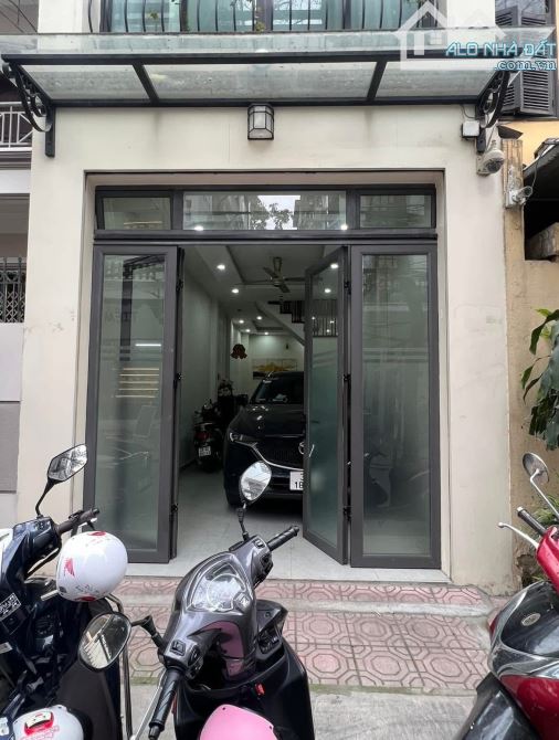 Nhanh chân . Hàng hiếm phố kim mã , ngõ to như phố . Ngõ thông . Sát phố . 40M. 18,5 tỷ - 1