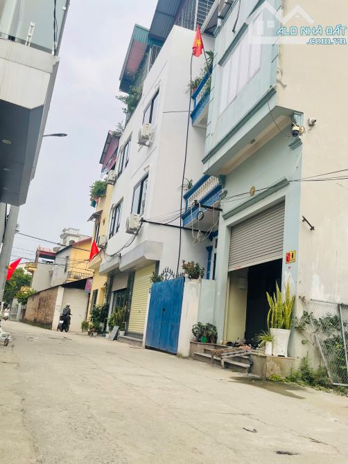 BÁN NHÀ 4 TẦNG NHỎ NHẮN XINH XẮN – GẦN TTTM MÊ LINH PLAZA – 15 PHÚT VÀO NỘI THÀNH. - 1